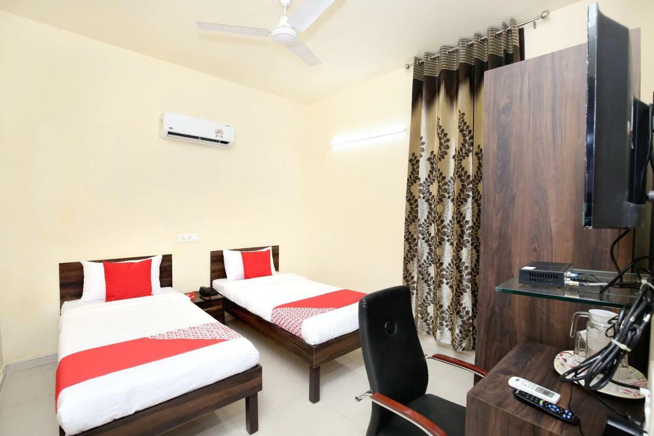 Hotel Oyo 16126 Aanantham à Ludhiana Extérieur photo