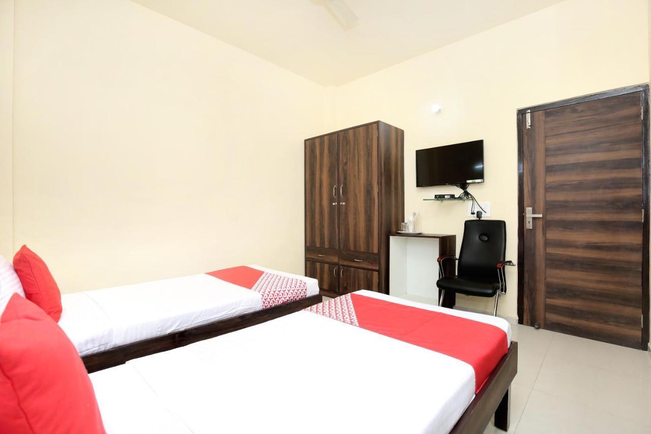 Hotel Oyo 16126 Aanantham à Ludhiana Extérieur photo