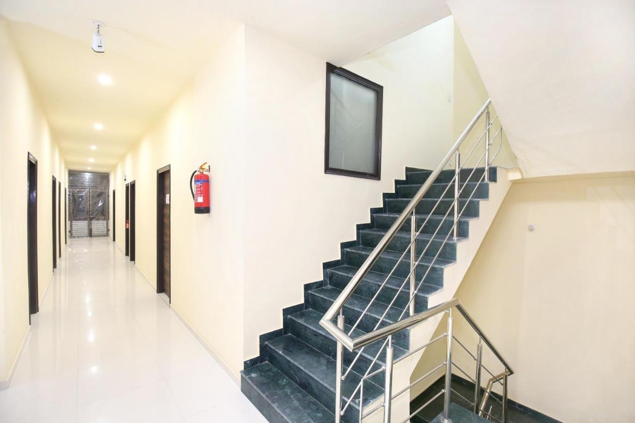 Hotel Oyo 16126 Aanantham à Ludhiana Extérieur photo